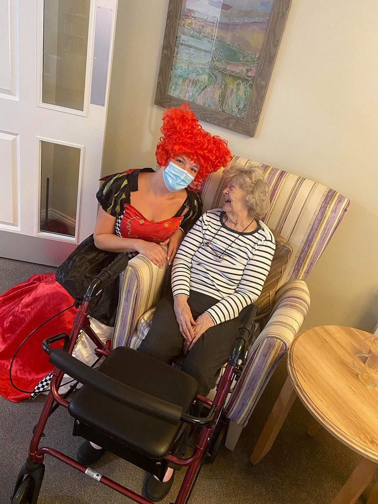 The Queen of Hearts – Banbury care home hero crowned